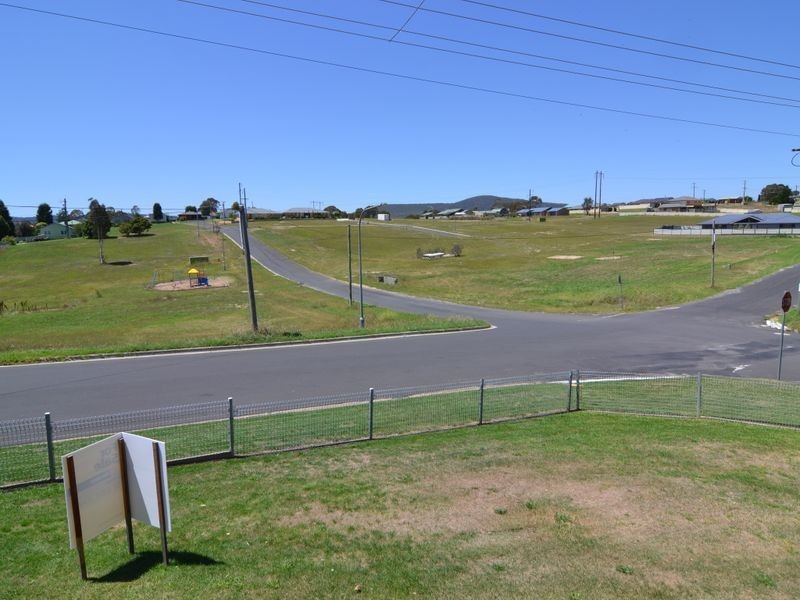 39 Cary Ave, Wallerawang NSW 2845
