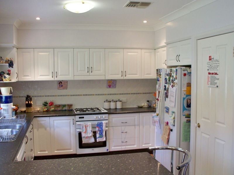 2B Hughes Lane, Marrangaroo NSW 2790