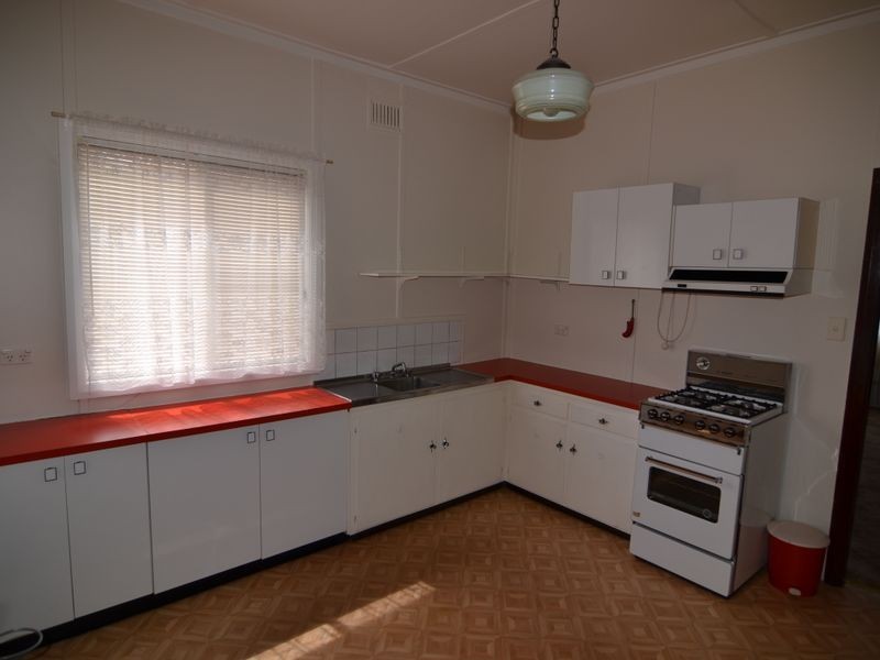18 Sandford Avenue, Lithgow NSW 2790