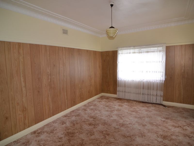 18 Sandford Avenue, Lithgow NSW 2790
