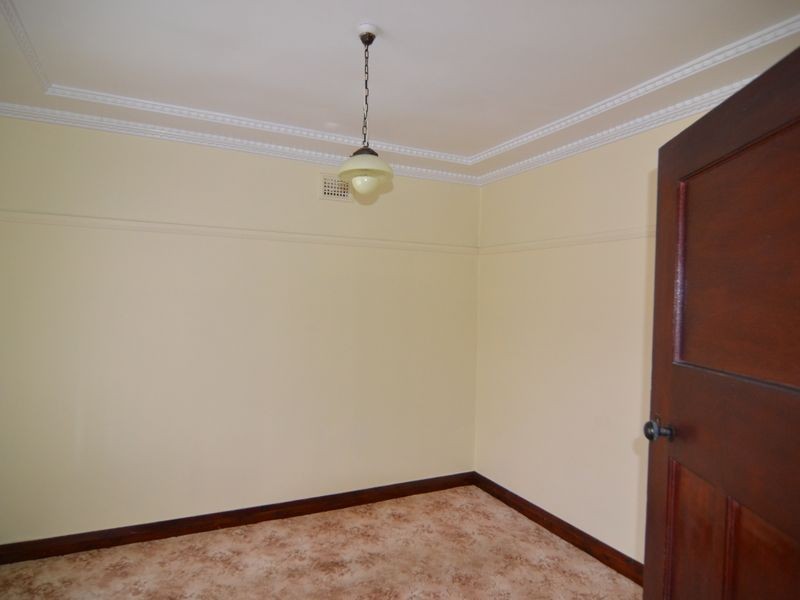 18 Sandford Avenue, Lithgow NSW 2790
