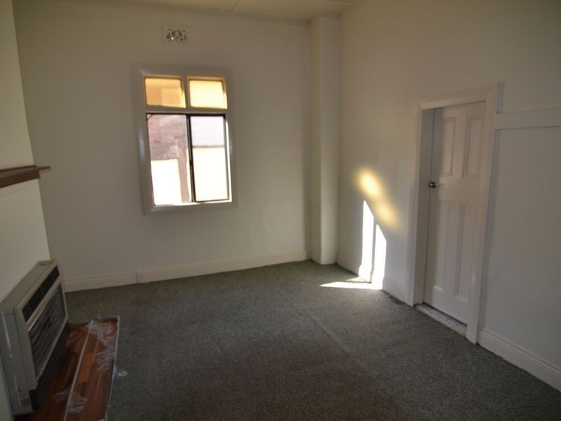 19 Sandford Avenue, Lithgow NSW 2790