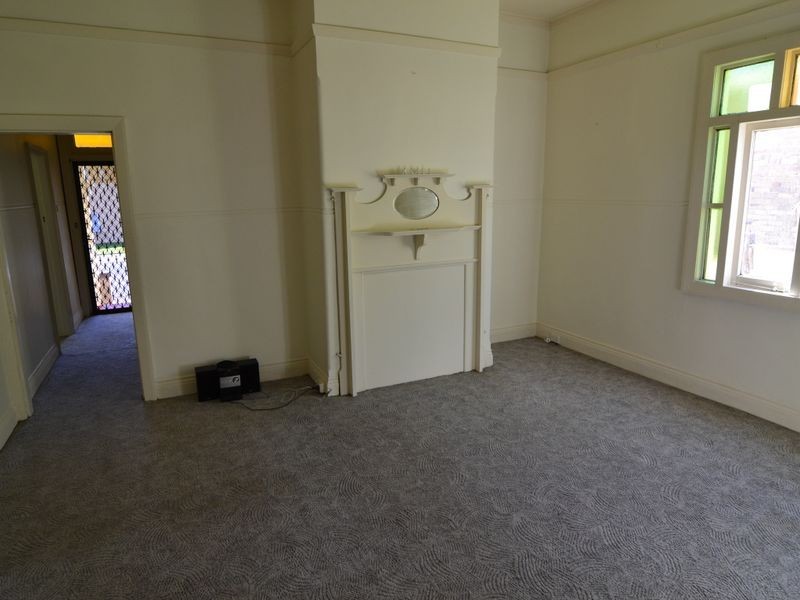 19 Sandford Avenue, Lithgow NSW 2790