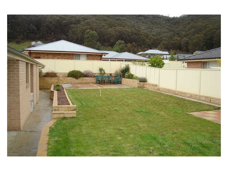 4 Claret Ash Avenue, Lithgow NSW 2790