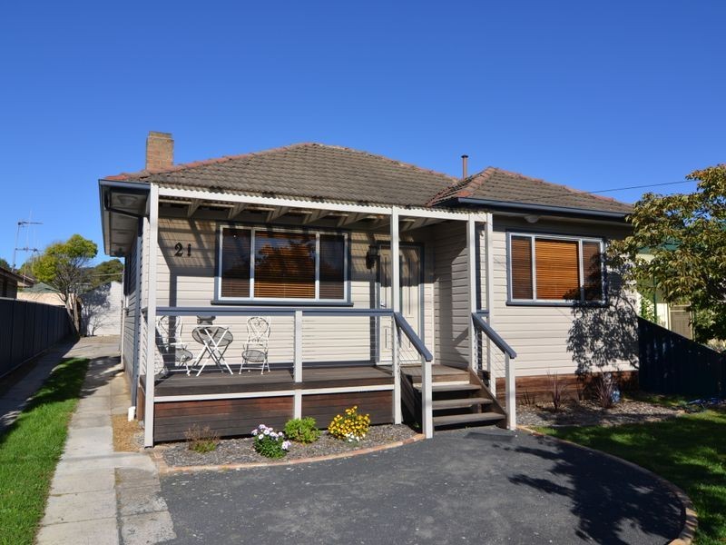 21 Rifle Parade, Lithgow NSW 2790
