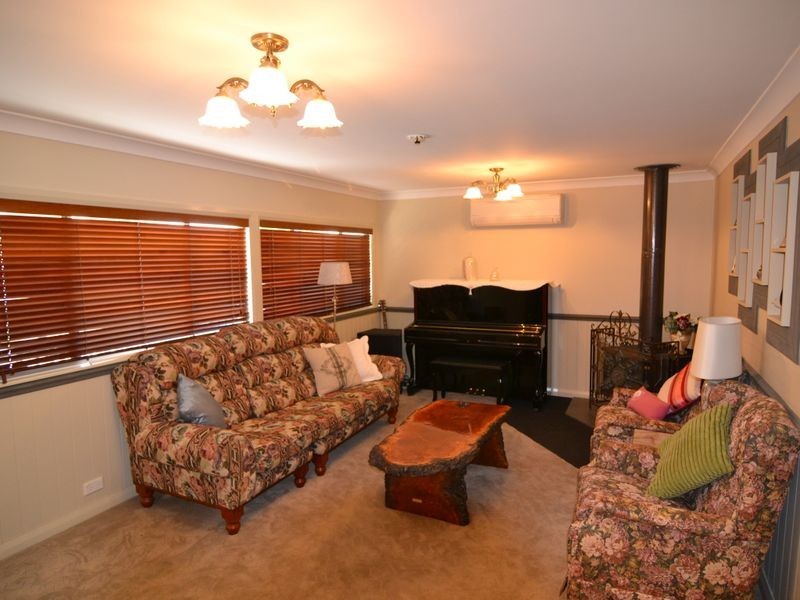 21 Rifle Parade, Lithgow NSW 2790