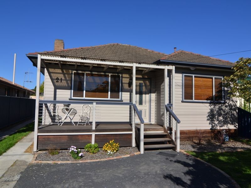 21 Rifle Parade, Lithgow NSW 2790