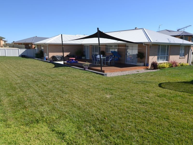 2 Acer Place, Lithgow NSW 2790