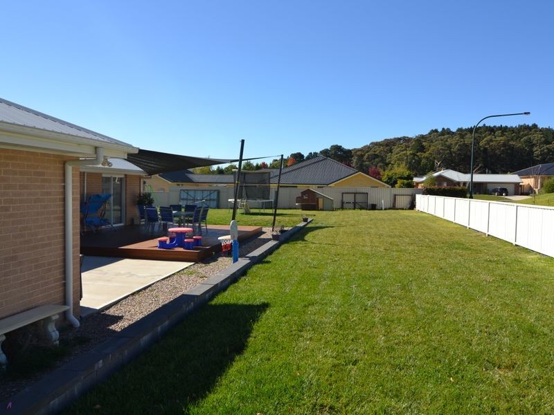 2 Acer Place, Lithgow NSW 2790
