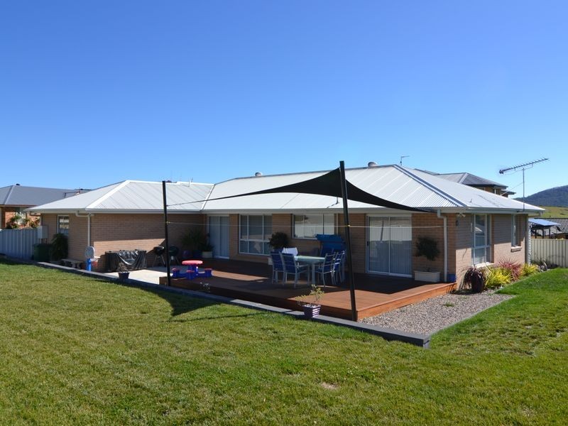 2 Acer Place, Lithgow NSW 2790