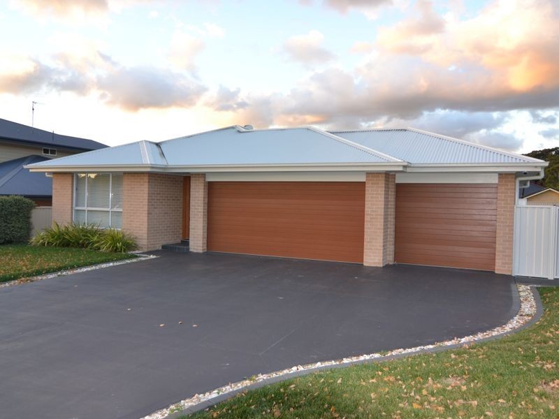 2 Acer Place, Lithgow NSW 2790