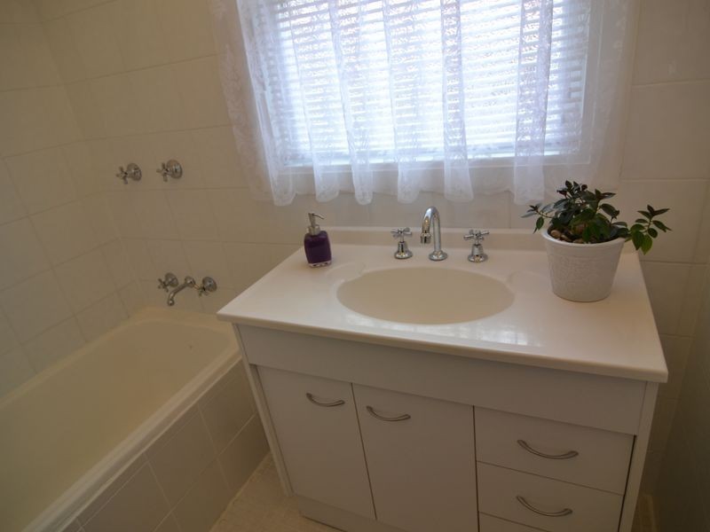 27 Hume Ave, Wallerawang NSW 2845