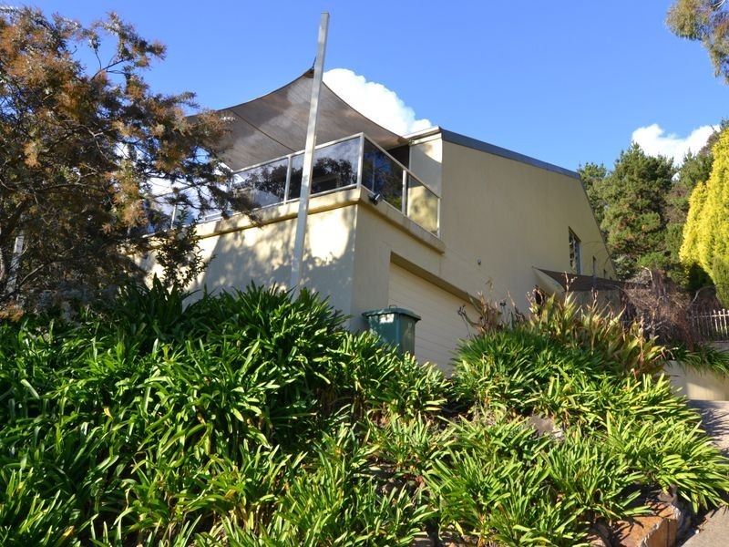17 Blaxland Street, Lithgow NSW 2790