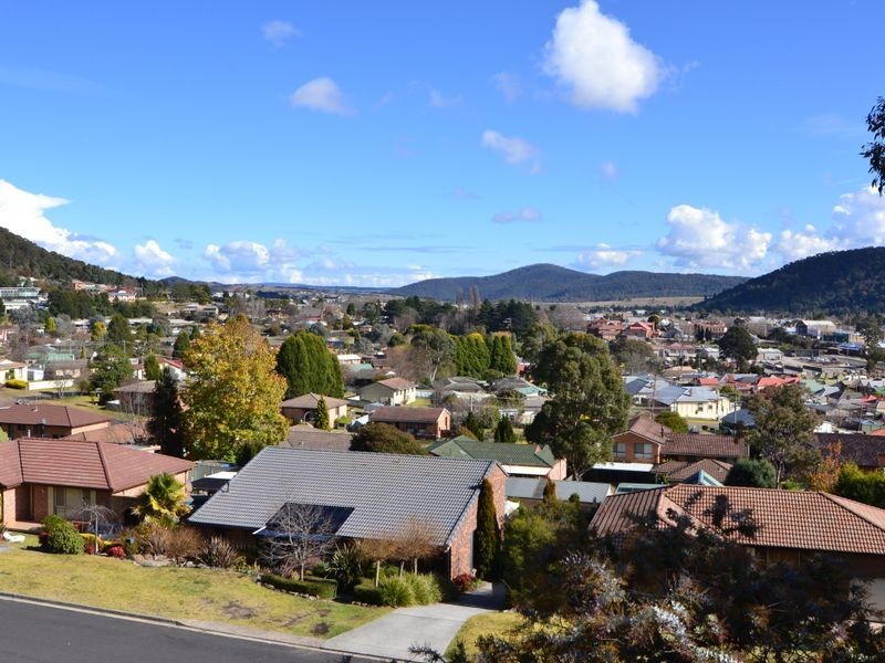 17 Blaxland Street, Lithgow NSW 2790