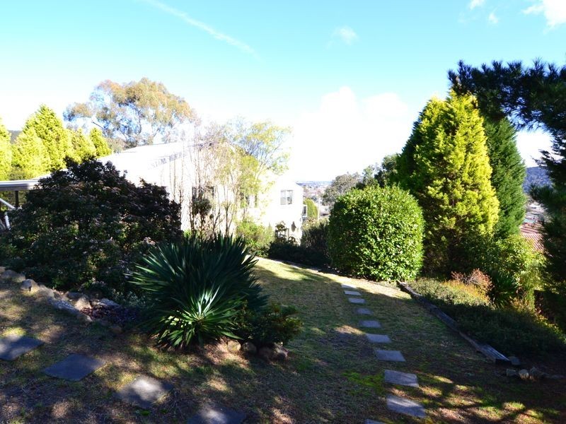 17 Blaxland Street, Lithgow NSW 2790