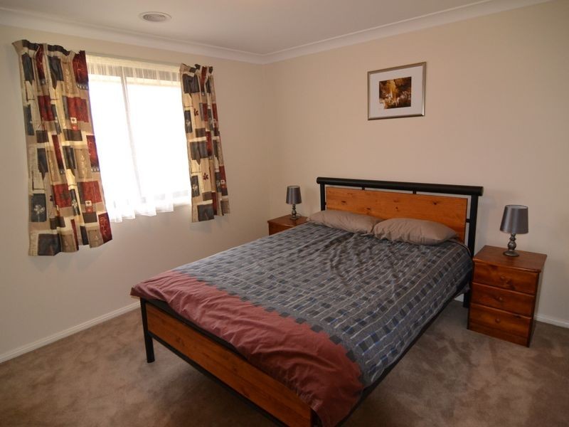 11 Stockade Close, South Bowenfels NSW 2790