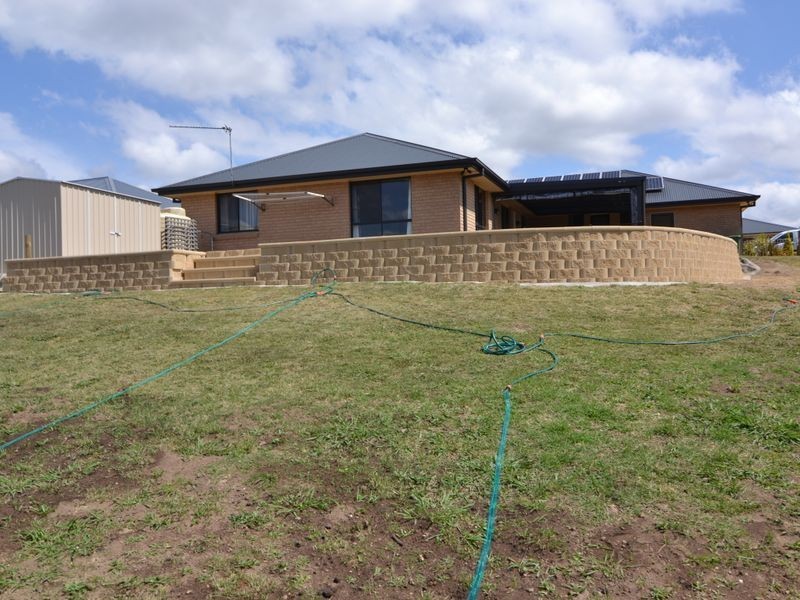 11 Stockade Close, South Bowenfels NSW 2790