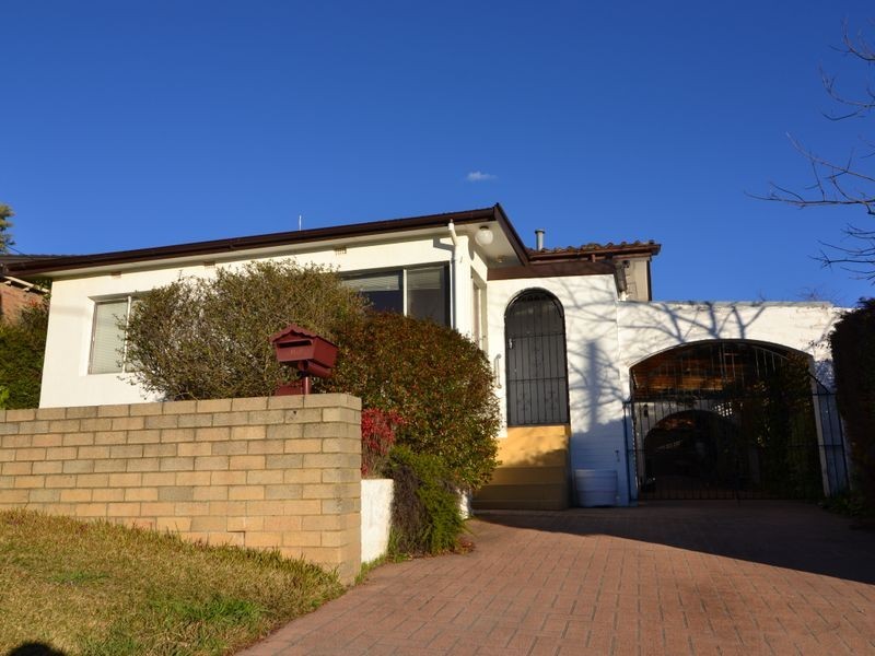 4 Lone Pine Avenue, Lithgow NSW 2790
