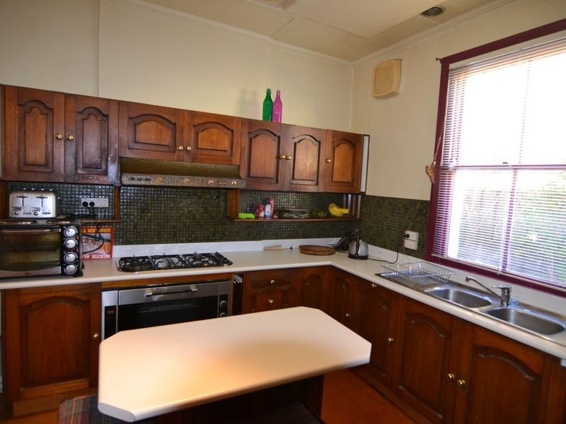 4 Lone Pine Avenue, Lithgow NSW 2790