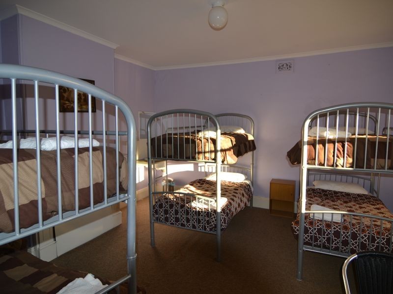 20-22 Castlereagh Highway (Royal Hotel), Cullen Bullen NSW 2790