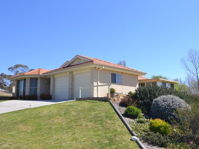 1 Henning Crescent, Wallerawang NSW 2845