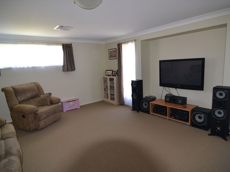 9 Surveyors Way, South Bowenfels NSW 2790