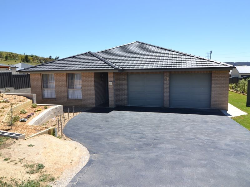 9 Surveyors Way, South Bowenfels NSW 2790