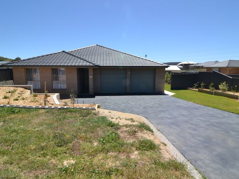 9 Surveyors Way, South Bowenfels NSW 2790