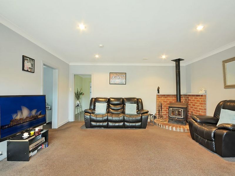 18 Hughes Lane, Marrangaroo NSW 2790