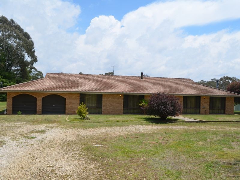 296 Thompsons Creek Road, Pipers Flat NSW 2847