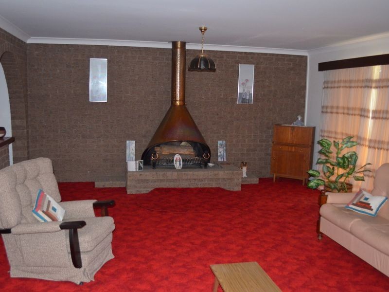 296 Thompsons Creek Road, Pipers Flat NSW 2847