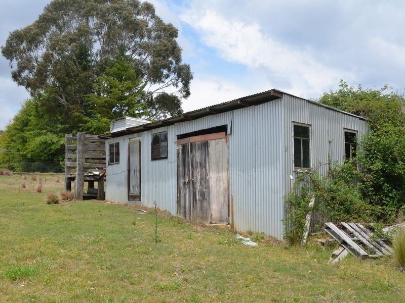 296 Thompsons Creek Road, Pipers Flat NSW 2847