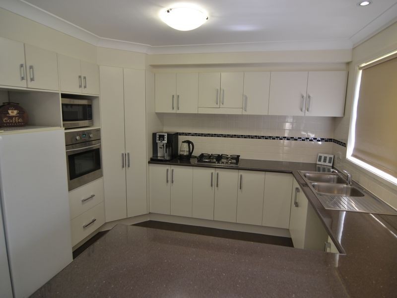 34 Enfield Ave, Lithgow NSW 2790