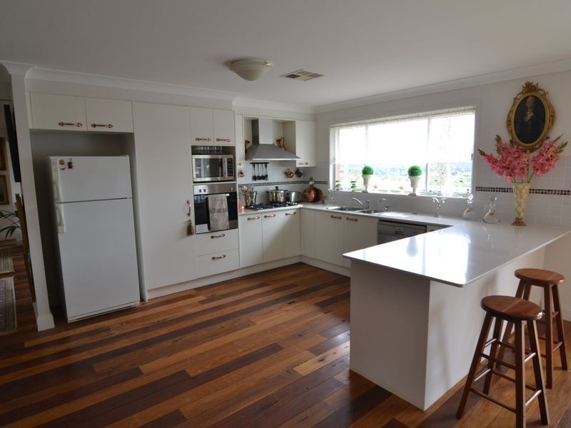 25 Hillcrest Ave, Lithgow NSW 2790