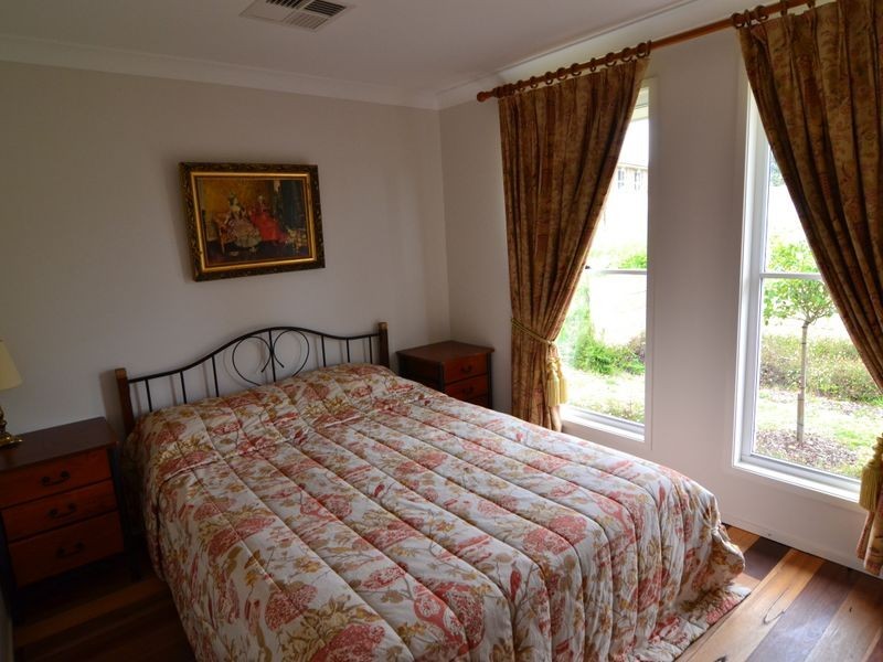 25 Hillcrest Ave, Lithgow NSW 2790