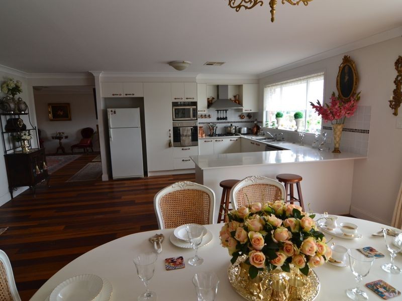 25 Hillcrest Ave, Lithgow NSW 2790