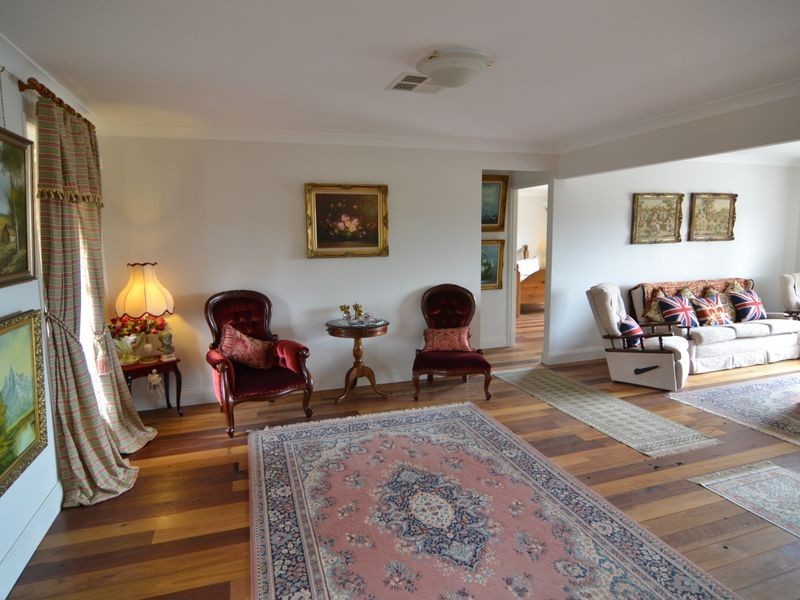 25 Hillcrest Ave, Lithgow NSW 2790