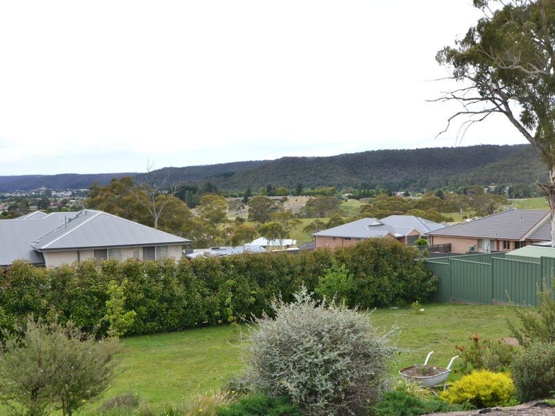 25 Hillcrest Ave, Lithgow NSW 2790
