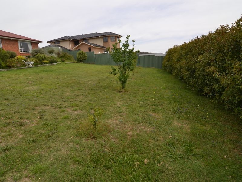 25 Hillcrest Ave, Lithgow NSW 2790
