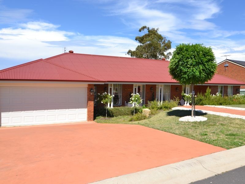 25 Hillcrest Ave, Lithgow NSW 2790