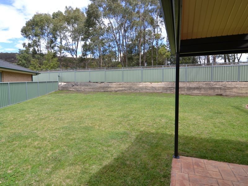 8 Mortlock Close, Lithgow NSW 2790