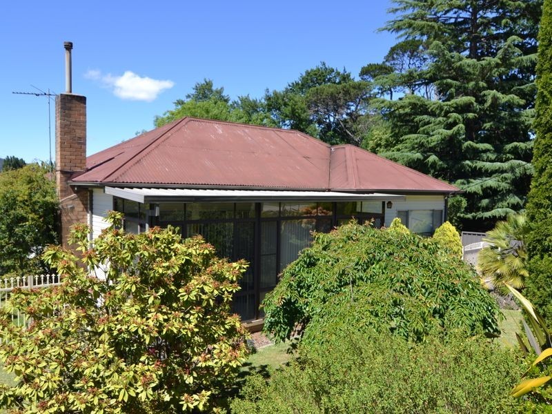 24 Cooerwull Road, Lithgow NSW 2790
