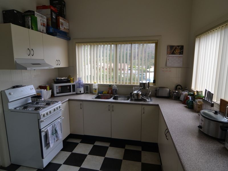 14 Read Avenue, Lithgow NSW 2790