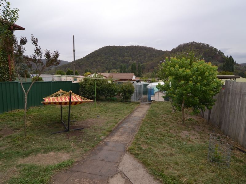 14 Read Avenue, Lithgow NSW 2790