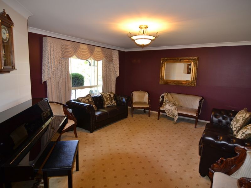 11 Robinia Drive, South Bowenfels NSW 2790