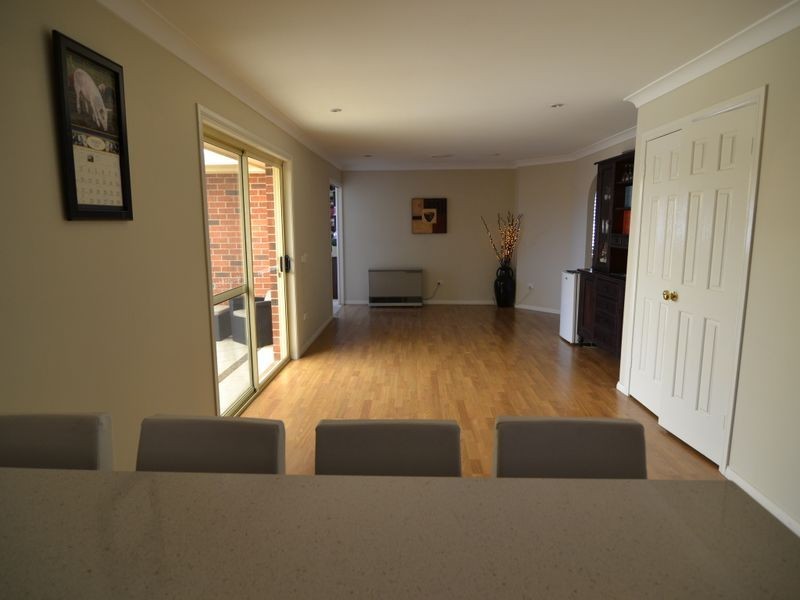 11 Robinia Drive, South Bowenfels NSW 2790