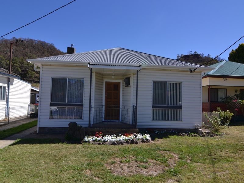 216 Inch Street, Lithgow NSW 2790