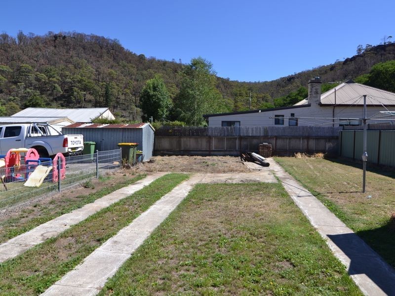 216 Inch Street, Lithgow NSW 2790