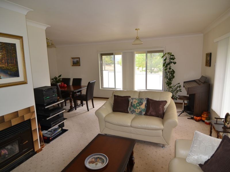 27 Amiens Street, Lithgow NSW 2790