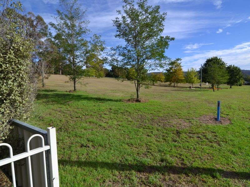 27 Amiens Street, Lithgow NSW 2790